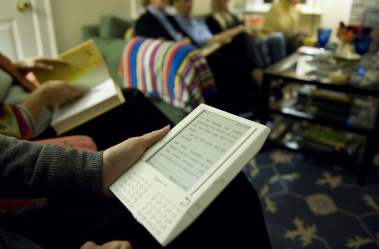 2007-kindle-1st-gen-angle-gettyimages-93559279