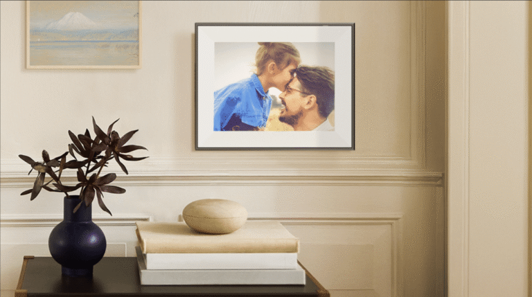 Aura-Ink-Graphite-Lifestyle-Wallmount-Horizontal