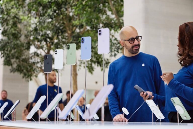 apple-store-iphone-17