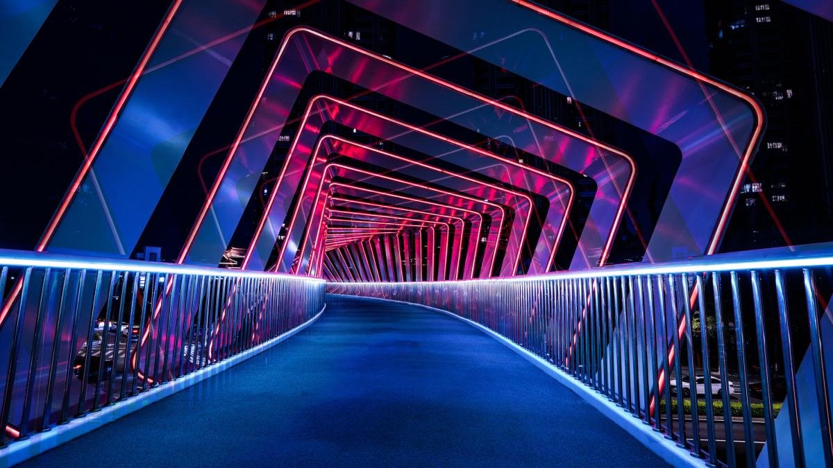 vrtunnel-gettyimages-2226285470